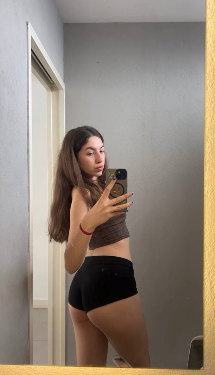 Amber in her underwear in Navi Mumbai