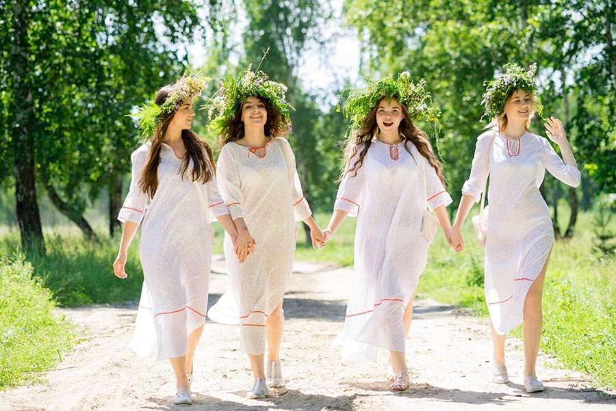 Slavic girls in Navi Mumbai