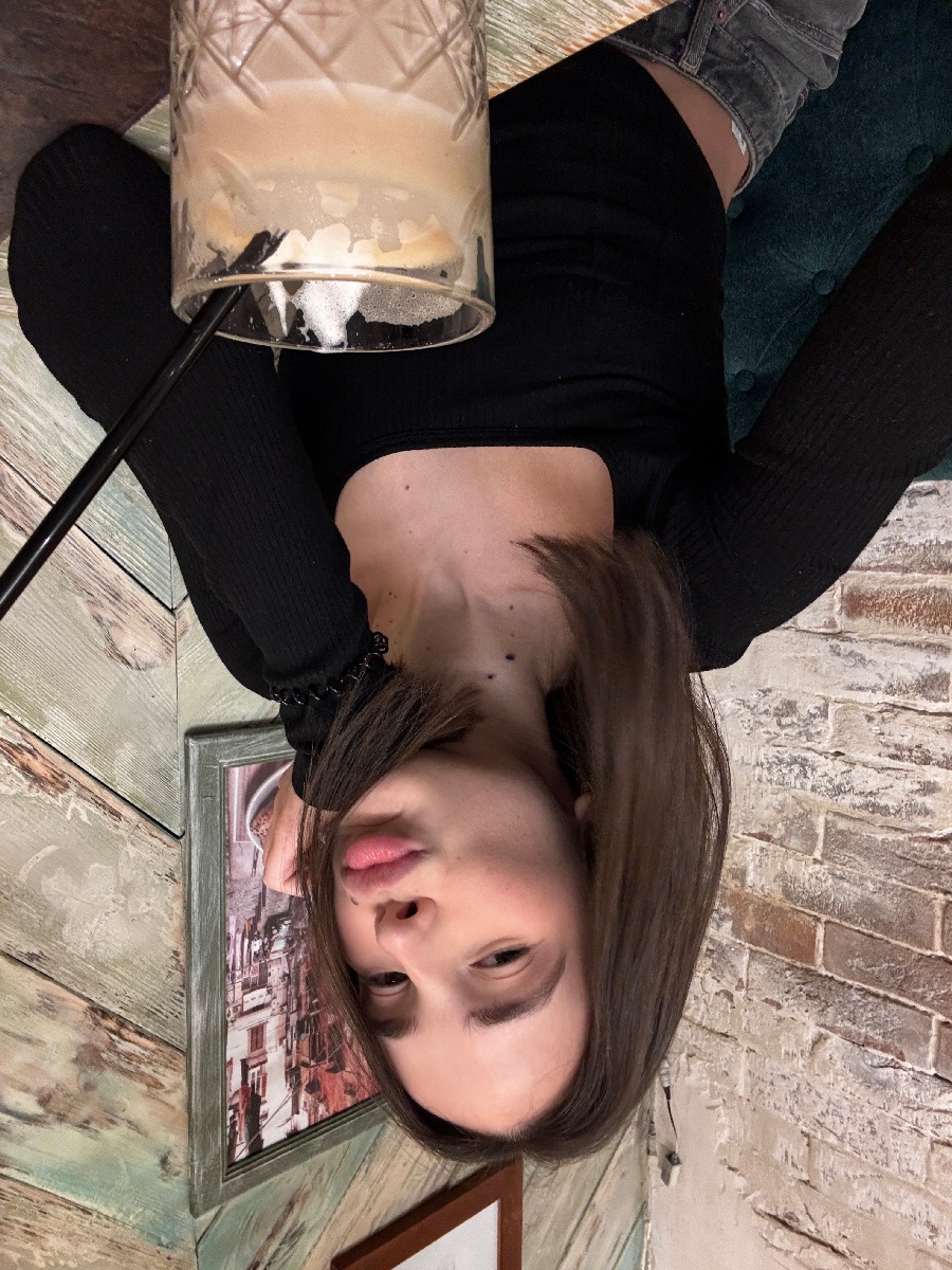 Fresh photos, fresh mood — Tina online in Navi Mumbai